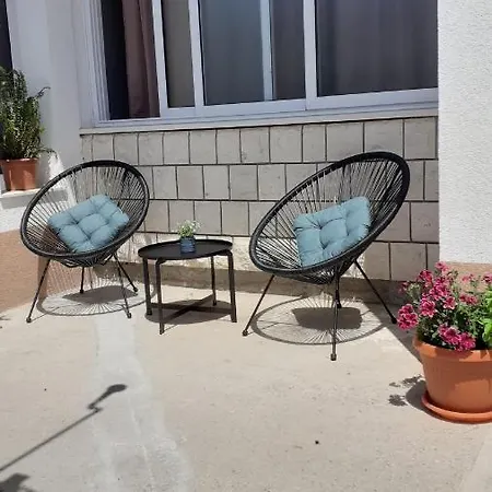 Appartement Ani 2 *