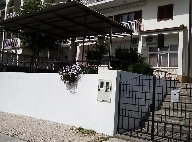 Ani 2 Apartman *