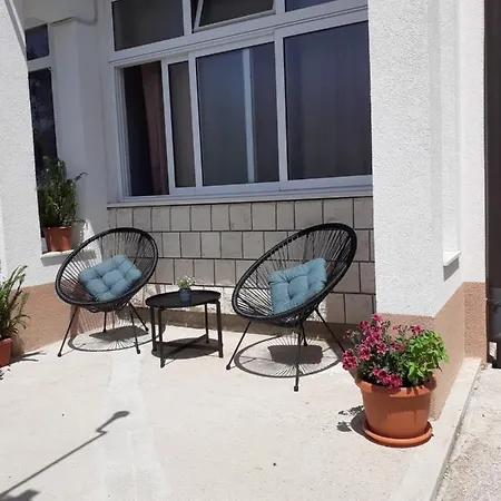 Ani 2 * Gradac (Split-Dalmatia)